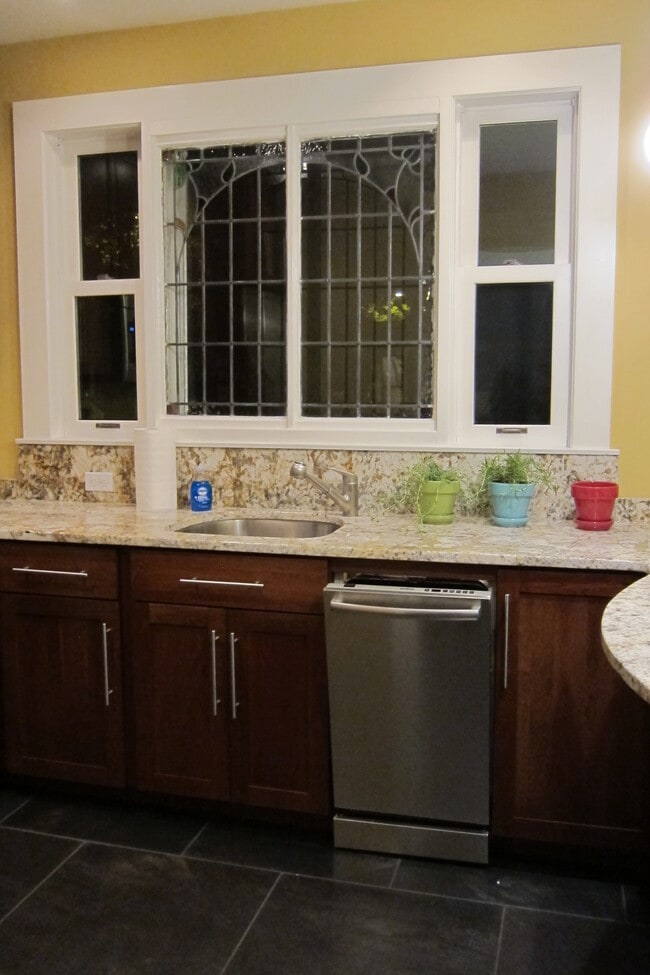 Building Photo - 308 Brookline St.