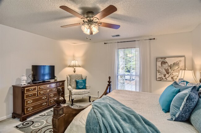 Foto del edificio - 117 Southampton Ct