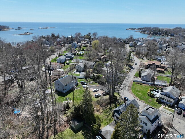 Foto del edificio - 5 Westwood Rd