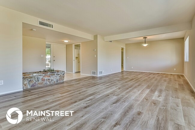 Foto del edificio - 838 E 10th St