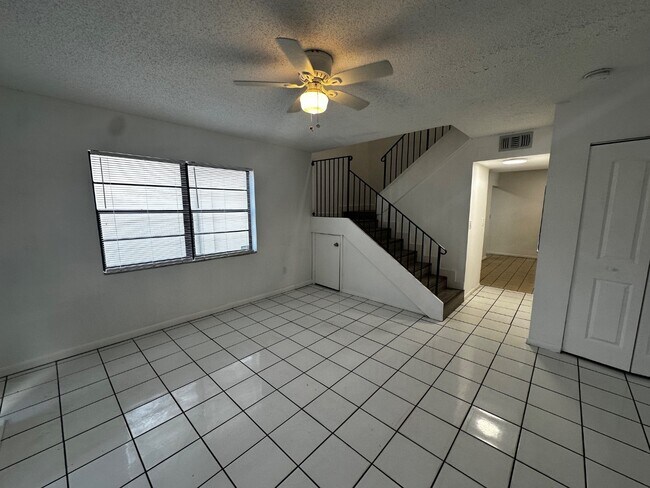 Photo - 2436 NW 52nd Ave. - 2436 NW 52nd Ave. Apartment
