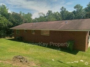 Building Photo - 5360 Spencer Ln