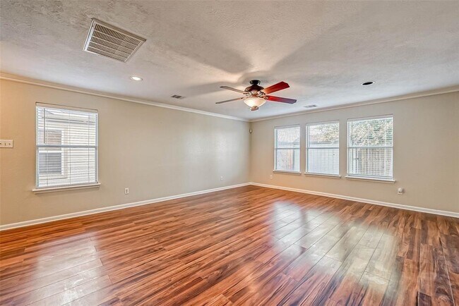 Building Photo - 506 Silky Leaf Dr