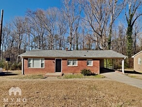 Building Photo - 2634 Skyland Dr