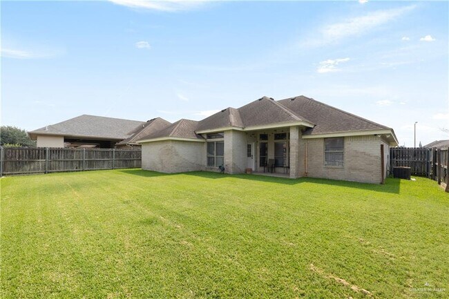 Foto del edificio - 3611 Spicewood Dr