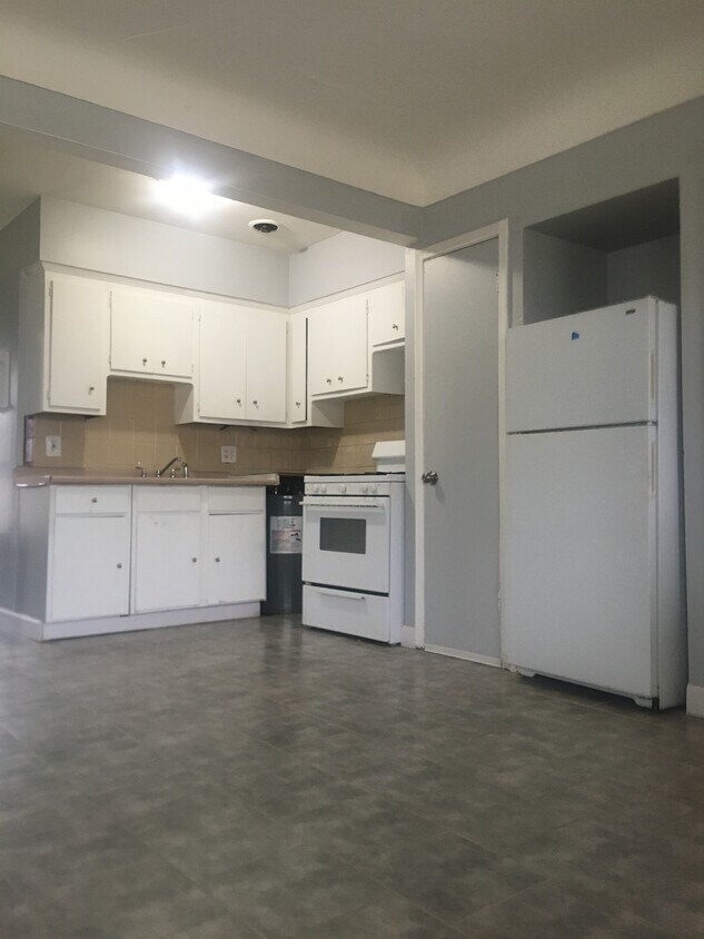 Primary Photo - 4577 5th St