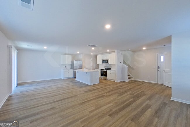 Building Photo - 127 Overstreet Way