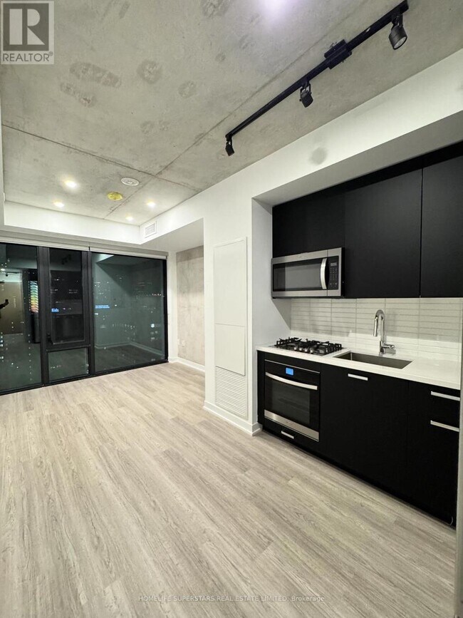 Photo du bâtiment - 195 McCaul St