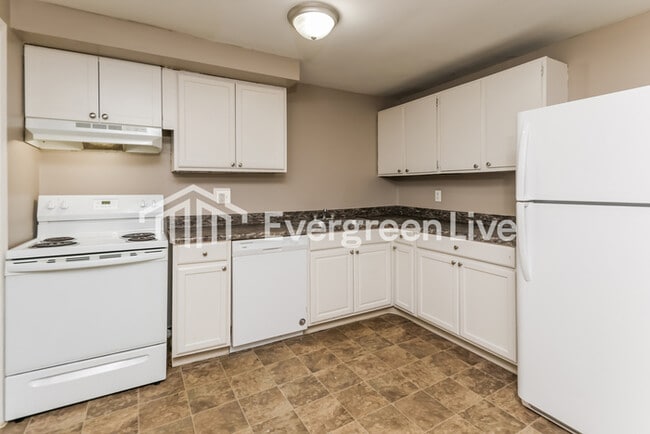 Building Photo - 8195 Mt Carmel St