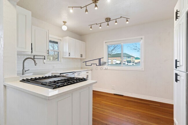 Foto del edificio - Charming Clinton Home – 4 Bedrooms, 1 Bath...