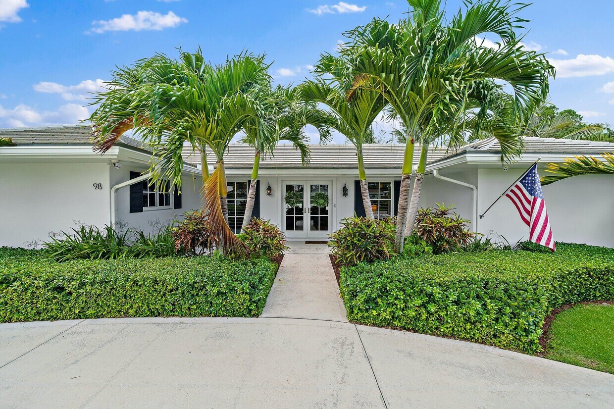 Foto principal - 98 Golfview Dr