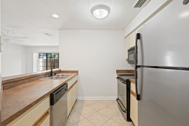 Foto del edificio - 210 S Habana Ave