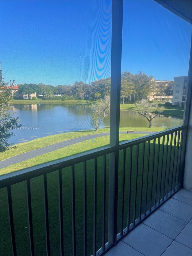 Foto del edificio - 7980 NW 50th St