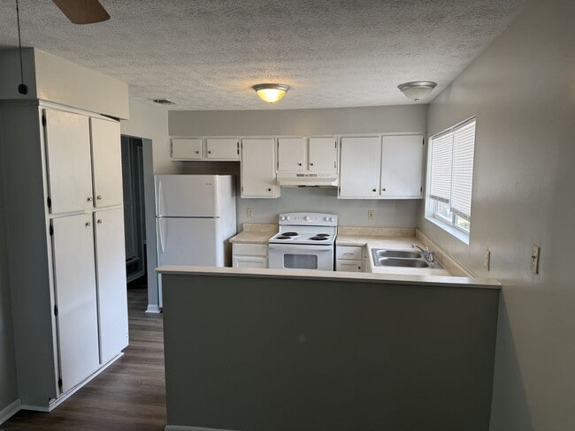 Foto del edificio - MOVE IN READY