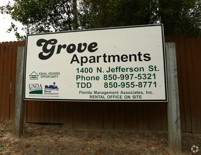 Foto del edificio - The Grove Apartments