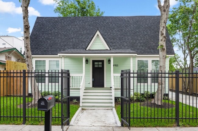 Photo - 6411 Illinois St House