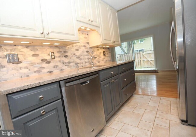 Foto del edificio - 1759 Sharwood Pl