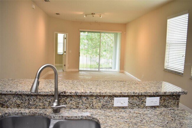 Foto del edificio - 5060 Creekside Park Ave