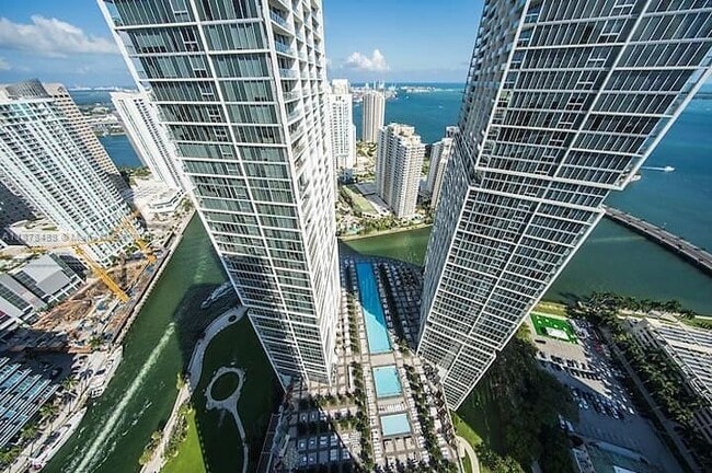 Foto del edificio - 485 Brickell Ave
