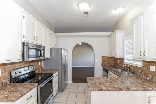 Building Photo - 13102 Braybourne Pl