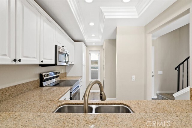 Building Photo - 70 Birchwood Ln