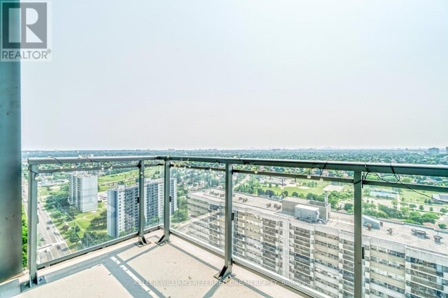 Building Photo - 30 Meadowglen Pl