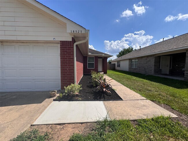 Foto del edificio - 18923 Larkspur Hills Dr