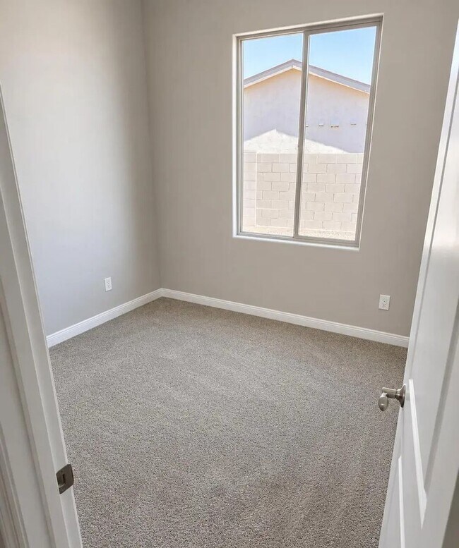 Building Photo - Brand New 3 Bedroom 2 Bath Home - Contact Property Pros Property Management