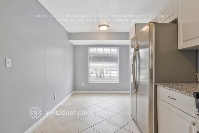 Building Photo - 8252 Cascade Oaks Dr