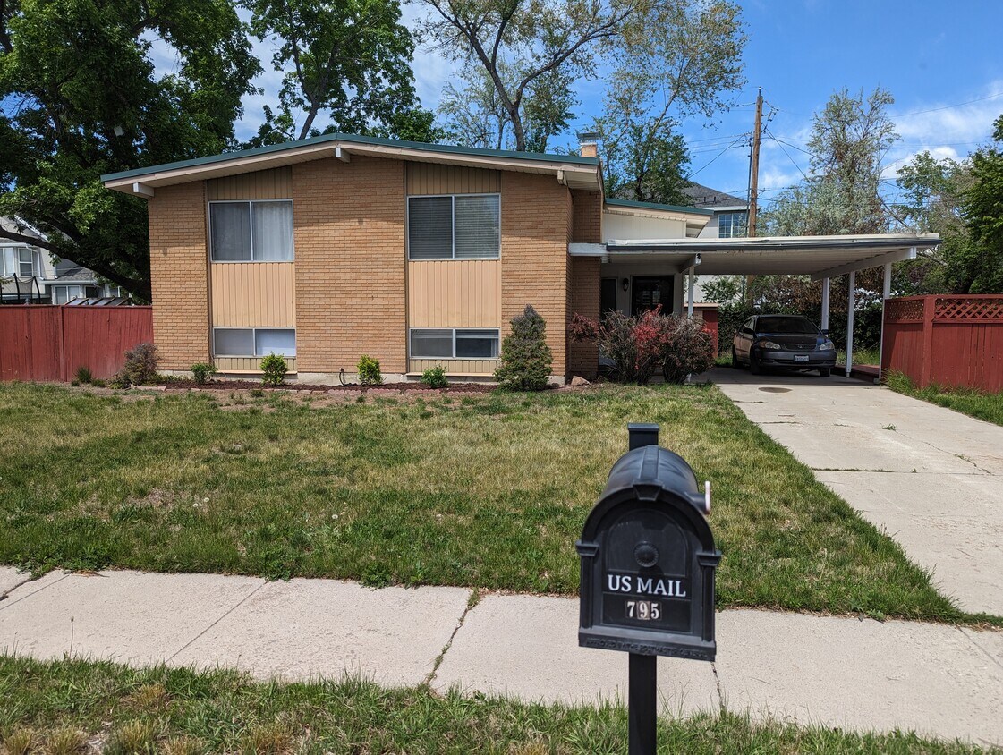 Primary Photo - 795 E Williams Way