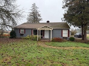 Building Photo - 3110 SE Grace Ave