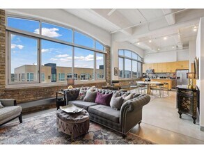 Building Photo - 700 N Washington Ave