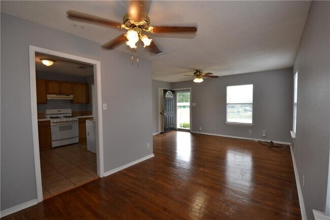 Building Photo - 4702 Wally Ave