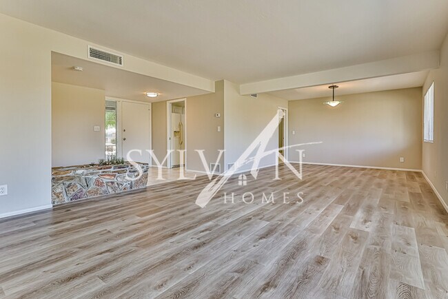 Building Photo - You will love this spacious 4 bed, 2.5 bat...