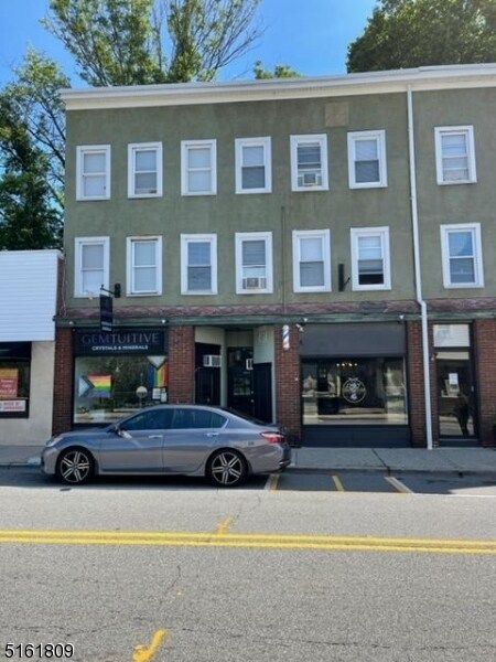Primary Photo - 923 Main St