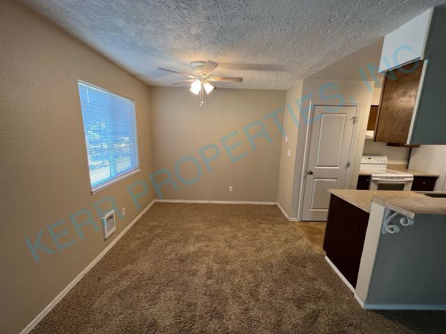 Building Photo - 2 Bd / 1 Bth - Ceiling Fan - Detached Gara...