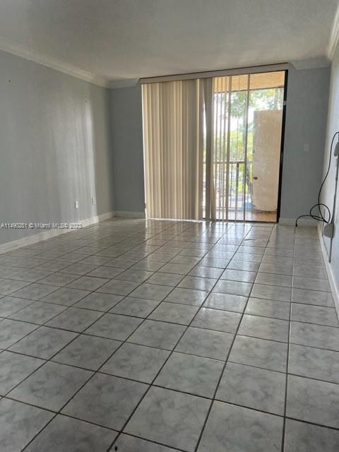 Building Photo - 14421 N Kendall Dr