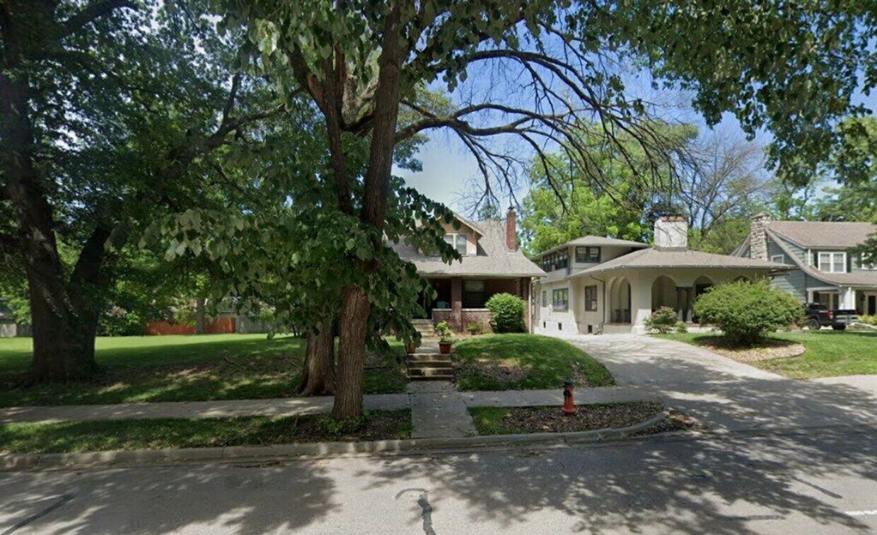 Foto principal - Charming 3-Bed Kansas City Home with Firep...
