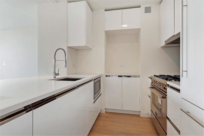Building Photo - 301 W 53rd St