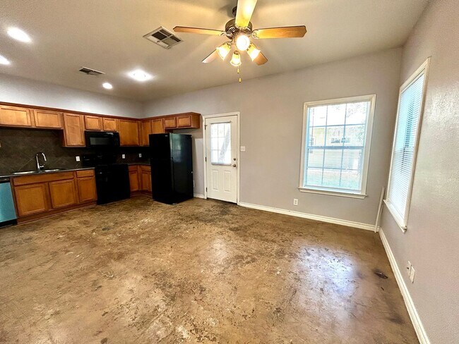 Foto del edificio - 408 Nelray Blvd