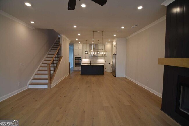 Foto del edificio - 502 Clover Ln