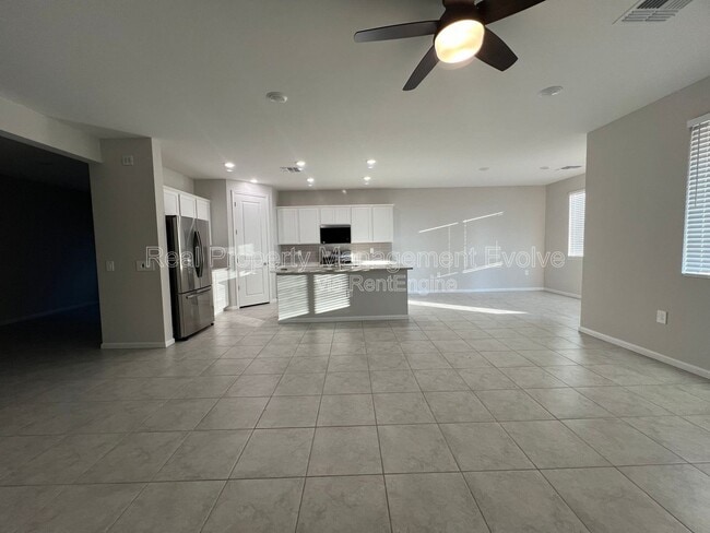 Building Photo - 3435 S 177th Dr