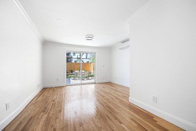 Building Photo - 144 Summit Street