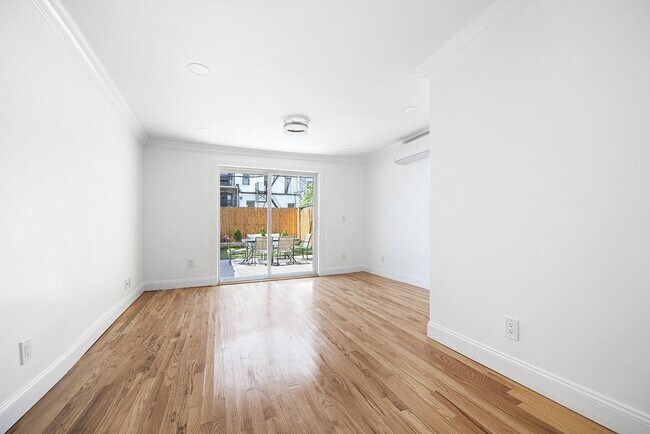 Foto del edificio - 144 Summit Street