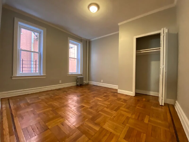 Foto principal - 90 E 52nd St