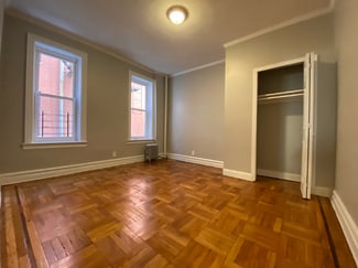 Building Photo - 90 E 52nd St