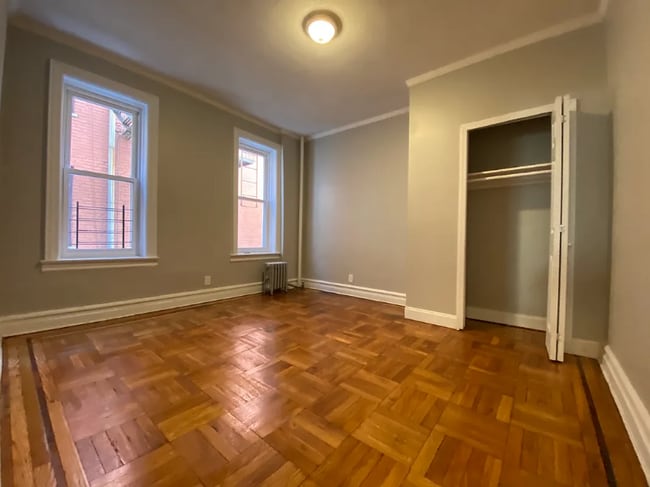 Building Photo - 90 E 52nd St