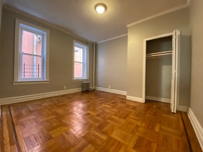 Building Photo - 90 E 52nd St