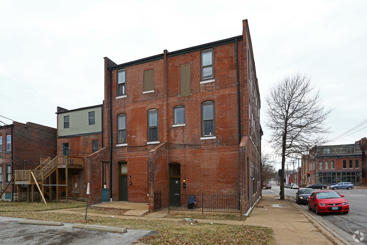 Building Photo - 2300-2308 S Jefferson Ave