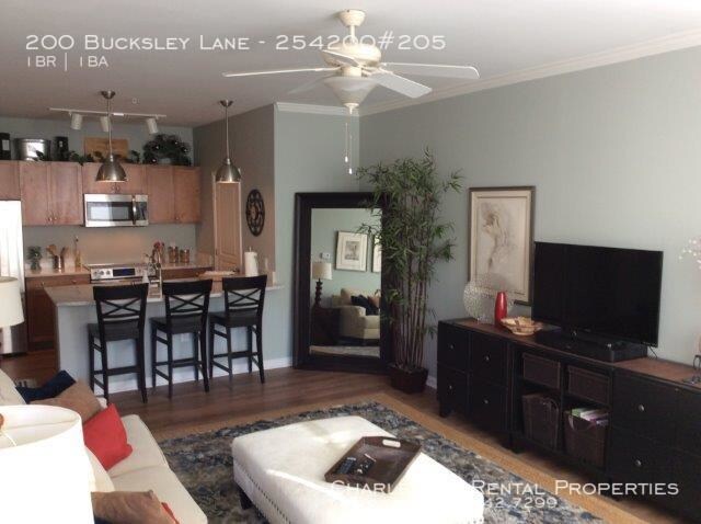Building Photo - 200 Bucksley Ln